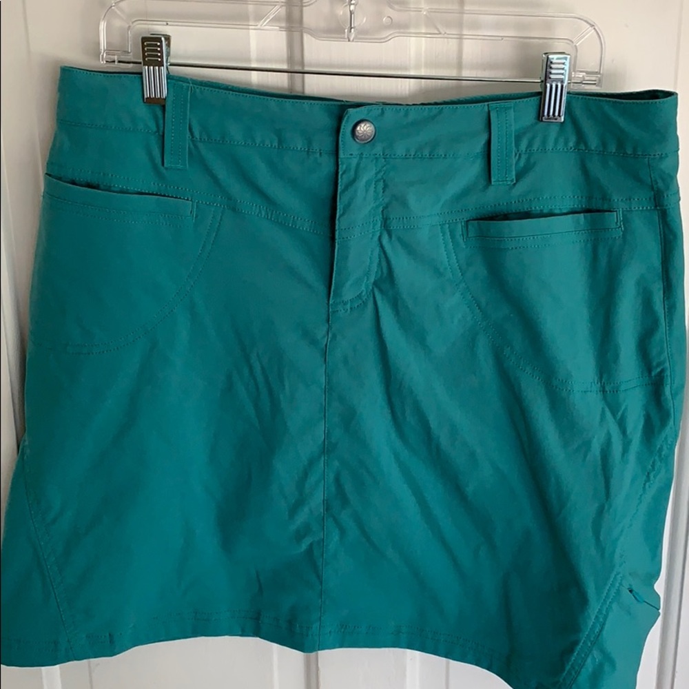 Athleta aqua skirt with hidden shorts, skort